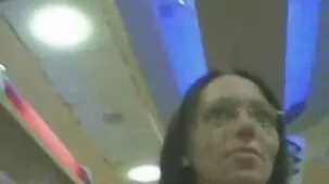 Peluda, ardientes culonas nena masturbándose consolador