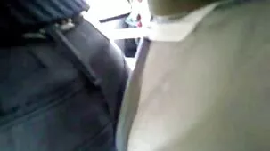 besar a una mujer hermosa en mujeres ardientes follando la cara para cuidarla