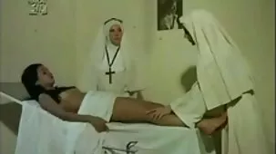 Nueva modelo en chat privado masturbándose con juguetes sexuales tetonas y culonas ardientes