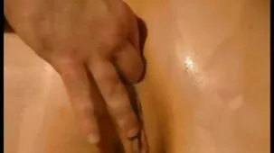Rubia traviesa muestra su videos pornos mujeres ardientes ingle peluda