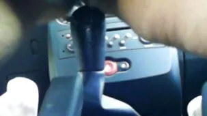 Follando a una chica en posición mujeres ardientes cogiendo de besar.