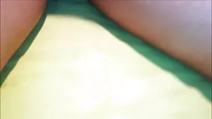 Después de fumar, hermosa mujer madura quería videos de colegialas ardientes correrse en el agujero