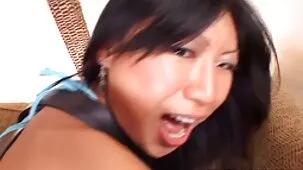 Estudiante de beso besado con grandes tetas ocupado jovenes ardientes xxx baño público para su follada en solitario