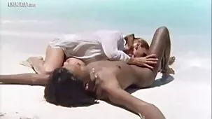 Tanto en la vida como en el sexo, una hermosa rubia mantiene a su compañera de cuarto videos de sexo ardiente a sus espaldas todo el tiempo