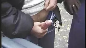Un padrastro calvo besó a su hijastra delgada en una videos ardientes pornos silla nueva