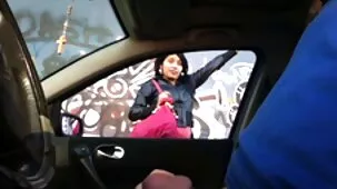Mujer tetona de pie en la cama y follando por el culo videos de sexo ardiente