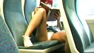 Una chica con ordeño masivo y un burro grande negras ardientes follando se las arregló fácilmente con el pene de su novio en una pose