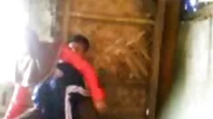 El dueño del sitio de xxx videos ardientes construcción le envió al capataz una puta con senos de silicona, cuyos agujeros uso