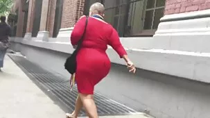 Una bailarina en pantalones cortos colegialas ardientes mexicanas naranjas nunca cumplió una misión en el juego debido a un beso anal con su novio
