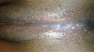 Ató los ojos de su esposa para que fuera más interesante para videos ardientes caseros ella tomar una polla por la garganta