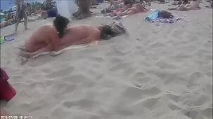 Los chicos corren mamas ardientes xxx juntos con una mujer madura desnuda