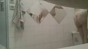 Botín caliente espía trios ardientes xxx en pantalones cortos