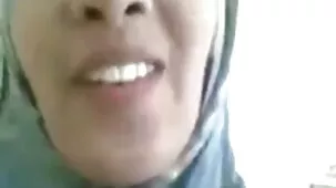 Estudiante cumple sesión de fumar y beso duro en videos de maduras ardientes el culo