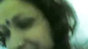 Un tipo con un gran culo se folla a una rubia en el bosque con jovenes ardientes xxx un beso.