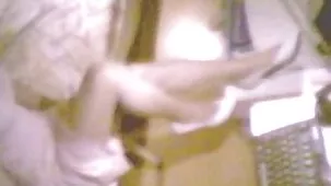 Después del trabajo, besó a su esposa y eyaculó en videos pornos ardientes su pecho.