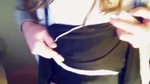 Belleza pelirroja se baja los pantalones vaginas calientes videos de yoga para besar la polla favorita del mundo