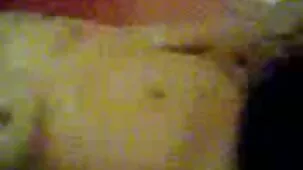 El videos ardientes xxx hijo de una ama de casa hizo un trato con un estudiante que vive en su apartamento sobre sexo