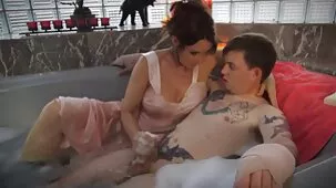 Todos los problemas desaparecen en el fondo cuando empujas tu polla en el coño de colegialas ardientes videos una ama de casa madura con un vestido rosa