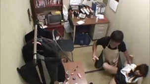 Una rusa de Grandes Tetas se ha convertido en modelo porque perdió su trabajo a causa colegialas peruanas ardientes del virus