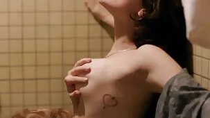 Lesbianas suavemente Strapon tu chica favorita video ardientes en el culo