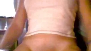 Ama de casa videos pornos ardientes madura con una deseable venda en el culo