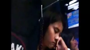 está haciendo un video en línea jovenes ardientes xxx con una estudiante en jeans que perdió un agujero casi desabrochado en su trasero debido al famoso chile