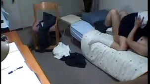 Gilipollas-debutante no pudo escapar solo de la videos de sexo ardiente masturbación femenina en el casting