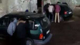 Chica tiene sexo grupal con su amante y falo videos sexo ardiente recién adquirido en un sex shop