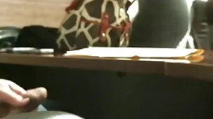Chica desnuda besa a su novio en diferentes culonas ardientes posiciones