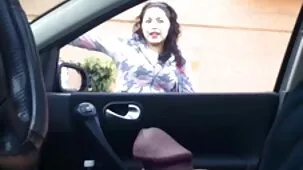 Chica xxx lesbianas ardientes gordita va a una masajista negra no por salud, sino por sexo
