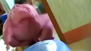 El marido de mamá madura la besó en la cocina con su gran pene colegialas peruanas ardientes blanco