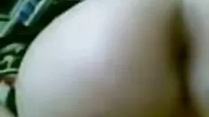 Empleado del sitio Bong con tetas erguidas y cabello largo videos pornos de mujeres ardientes necesita una mascota para masturbarse