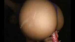 Chica videos de veteranas ardientes india follando y besándose en cámara.