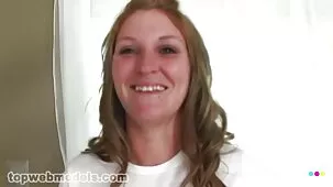 En el barco suena la música, y la vaquilla en el videos ardientes caseros beso en el culo follando con un miembro grande