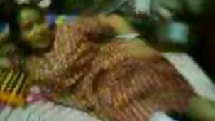 Beso Beso belleza videos de maduras ardientes en la cama y semen en su culo