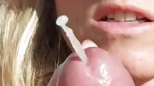 Vendedor de la videos colegialas ardientes tienda se folla a una nena latina tetona besándose en la trastienda