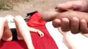 Estudiantes borrachos sedujeron a un xxx trios ardientes compañero de clase y organizaron un trío con él