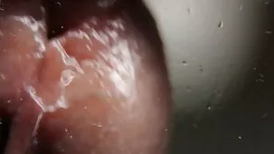 Nena sexy colegialas ardientes peruanas en lencería follando con un miembro grande con la ayuda de un condón