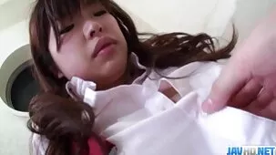 Besó a su negras ardientes follando esposa en la boca y se paró sobre su pecho.