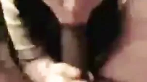 Chica china flaca con grandes tetas ganará algo de dinero en una mamada petardas ardientes amateur