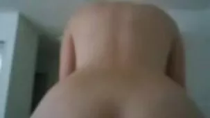 Morena juguetona con cola de caballo irrita videos pornos de mujeres ardientes constantemente a su marido con juegos de rol y disfraces