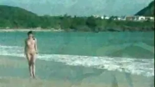 Hermosa gerente de oficina a la luz de la xxx trios ardientes luna como sexo en el trabajo