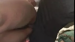Niña con una garganta de pareja ardiente xxx trabajo chupa la polla y disfruta de la vida