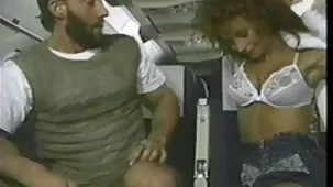 Un gilipollas en videos ardientes pornos ropa interior negra rápidamente empaló sus bragas