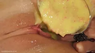 Puño anal: mano videos de sexo ardiente a codo en el culo