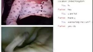 Mamá hermosa de culo grande lesbianas ardientes follando engrasada con tacones altos, para enojar aún más su culo trabajador