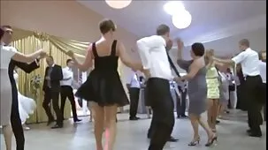 Esposa experimentada lame las bolas de su marido esposas ardientes xxx y se prepara para el sexo anal