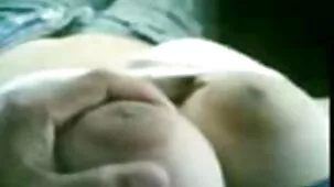 Monta una novilla en un yate, para besarlo en primera mamas ardientes xxx persona