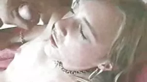 penetración del pene entre labios grandes morena de cerca penetración del pene en petardas ardientes el ano chica delgada de cerca