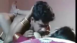 Rubia rusa acaricia sensual y conscientemente videos sexo ardiente la cabeza de un miembro masculino en primera persona